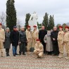 В Судаке в День защитника Отечества возложили цветы к памятнику воинам-освободителям 24