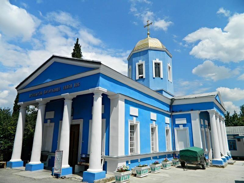 Православные храмы в Крыму закроют для посещения на Пасху
