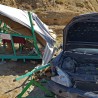 На Меганоме автомобиль свалился с обрыва на палатку массажиста