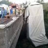 Недалеко от Грушевки грузовик упал с моста после ДТП