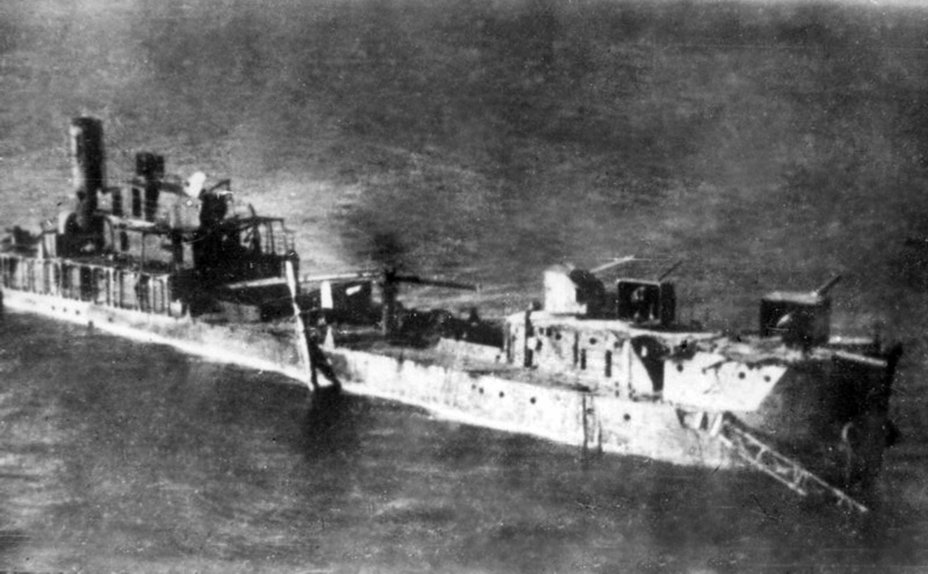 Ещё одна канонерская лодка этого типа – Красная Армения (бывший Эльпидифор-416), тяжело повреждённая немецким торпедным катером у Мысхако в ночь на 28 февраля 1943 года. Лодка участвовала в переброске подкреплений на Малую землю, по бокам носовой части видны десантные сходни