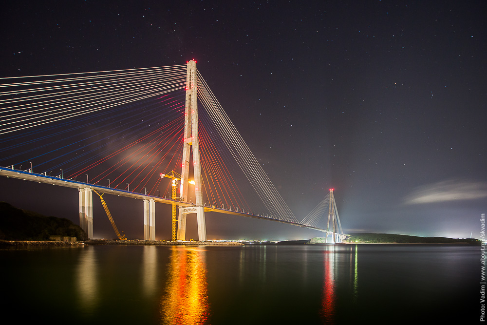 Мост на остров Русский через пролив Босфор-Восточный