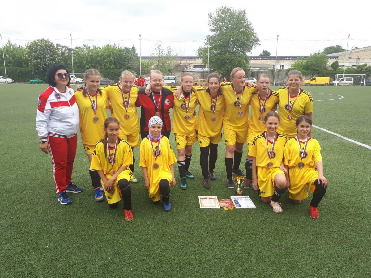 Судакчанки стали бронзовыми призерами открытого кубка по футболу среди девушек