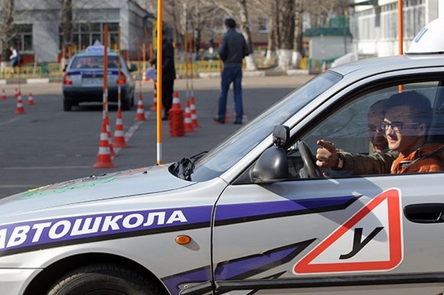 Крымчане могут не получить водительские права - в ГАИ не хватает экзаменаторов