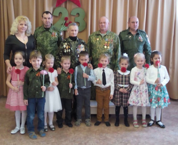 В детском саду № 2 «Радуга» прошёл концерт, посвящённый Дню Защитника Отечества