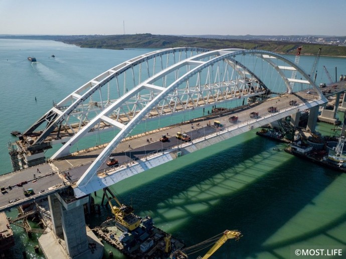 Крымский мост откроется через несколько дней - как по нему проехать?
