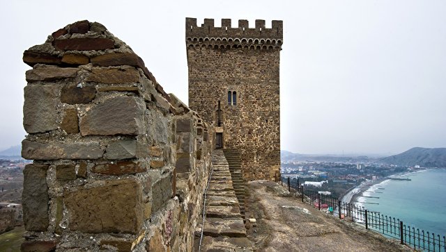 В крепость без билета - турист застрял на скале, пытаясь попасть в музей