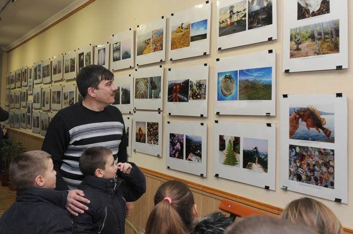 В Новом Свете открылась выставка фотографий, снятых мобильными телефонами