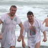 Судакчане на Крещение окунулись в море, несмотря на шторм 85