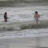 Судакчане на Крещение окунулись в море, несмотря на шторм 60