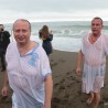 Судакчане на Крещение окунулись в море, несмотря на шторм 87