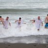 Судакчане на Крещение окунулись в море, несмотря на шторм 82