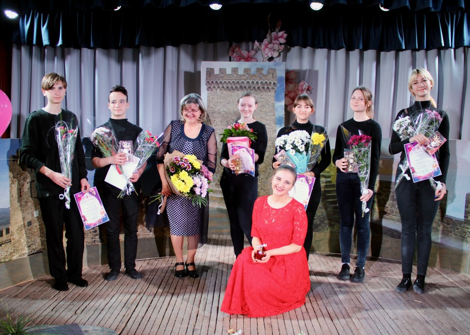 Юные театралы из Судака победили на фестивале-конкурсе «Школьные подмостки»