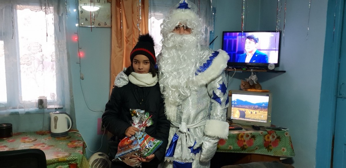 «Полицейский Дед Мороз» подарил праздничное настроение юным судакчанам