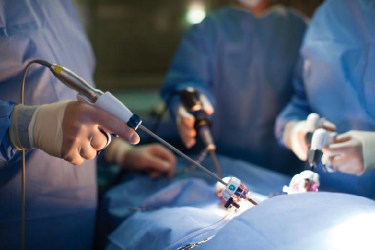 Хирурги в Судаке успешно делают операции «через замочную скважину»