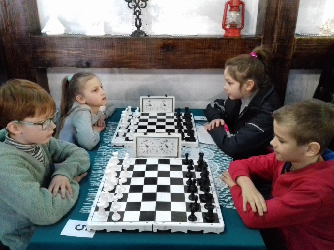 Юные шахматисты из Судака приняли участие в турнире памяти чемпиона мира Алехина
