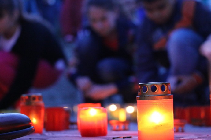 В Судаке зажгли свечи в память о жертвах депортации