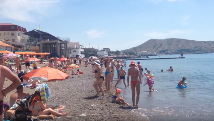 Появилось видео, которое позволит оценить заполненность всех пляжей Судака
