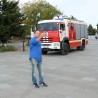 Судакский силач протащил пожарную машину по набережной (видео) 0