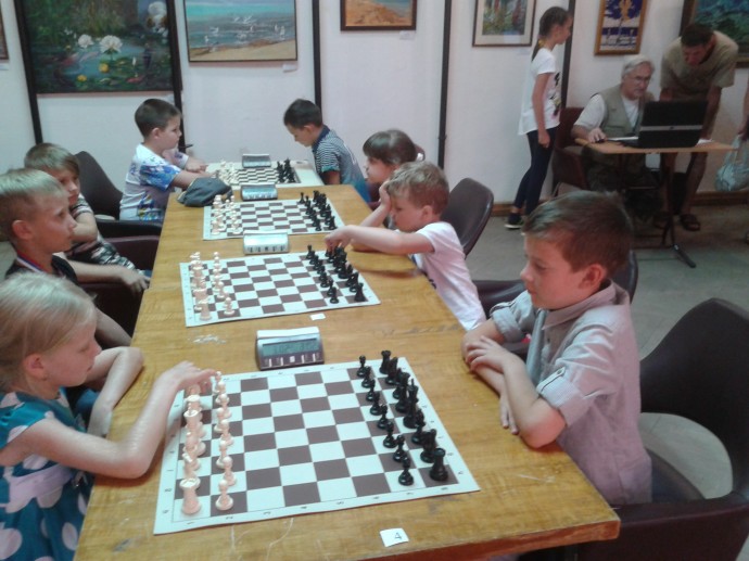 Юные шахматисты из Судака успешно выступили на фестивале "Феодосийский залив" 2