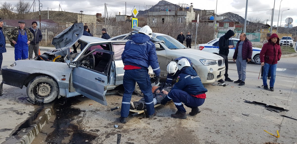 ДТП в Судаке: столкнулись три автомобиля, погибла женщина