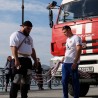 Судакский силач протащил пожарную машину по набережной (видео) 7