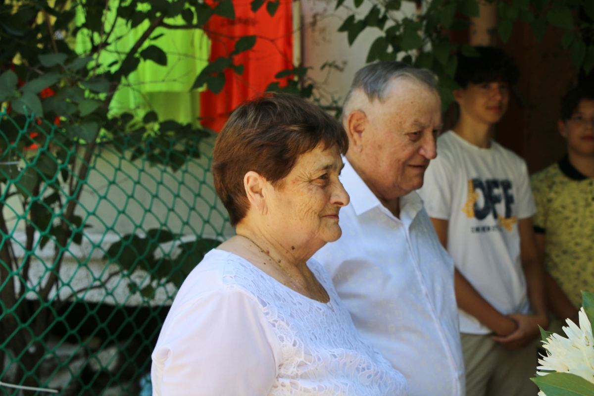 В Судаке поздравили семью с 56-й годовщиной совместной жизни