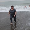 Судакчане на Крещение окунулись в море, несмотря на шторм 128
