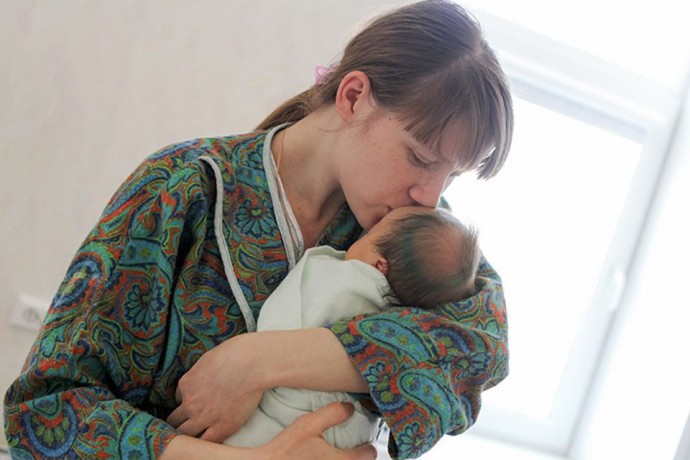 В России со следующего года введут ежемесячные выплаты на первого ребенка