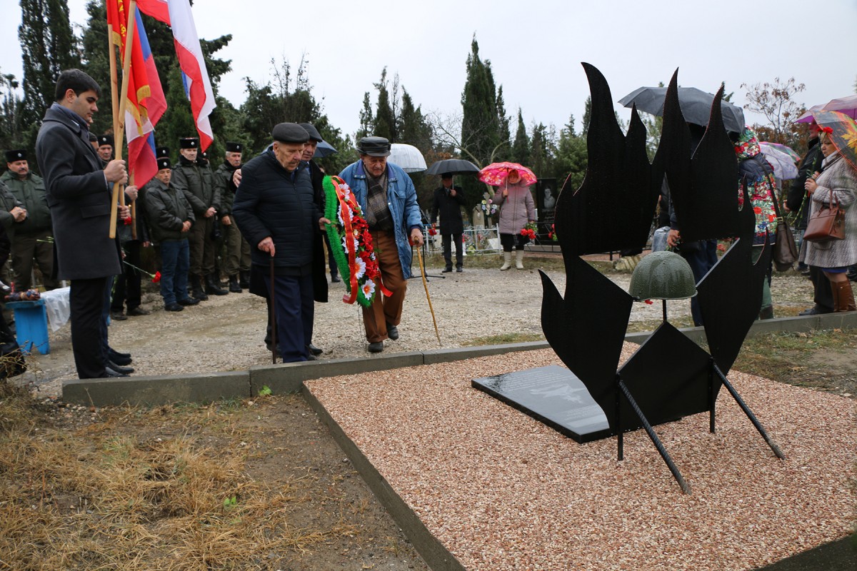 В Судаке почтили память Неизвестных Солдат