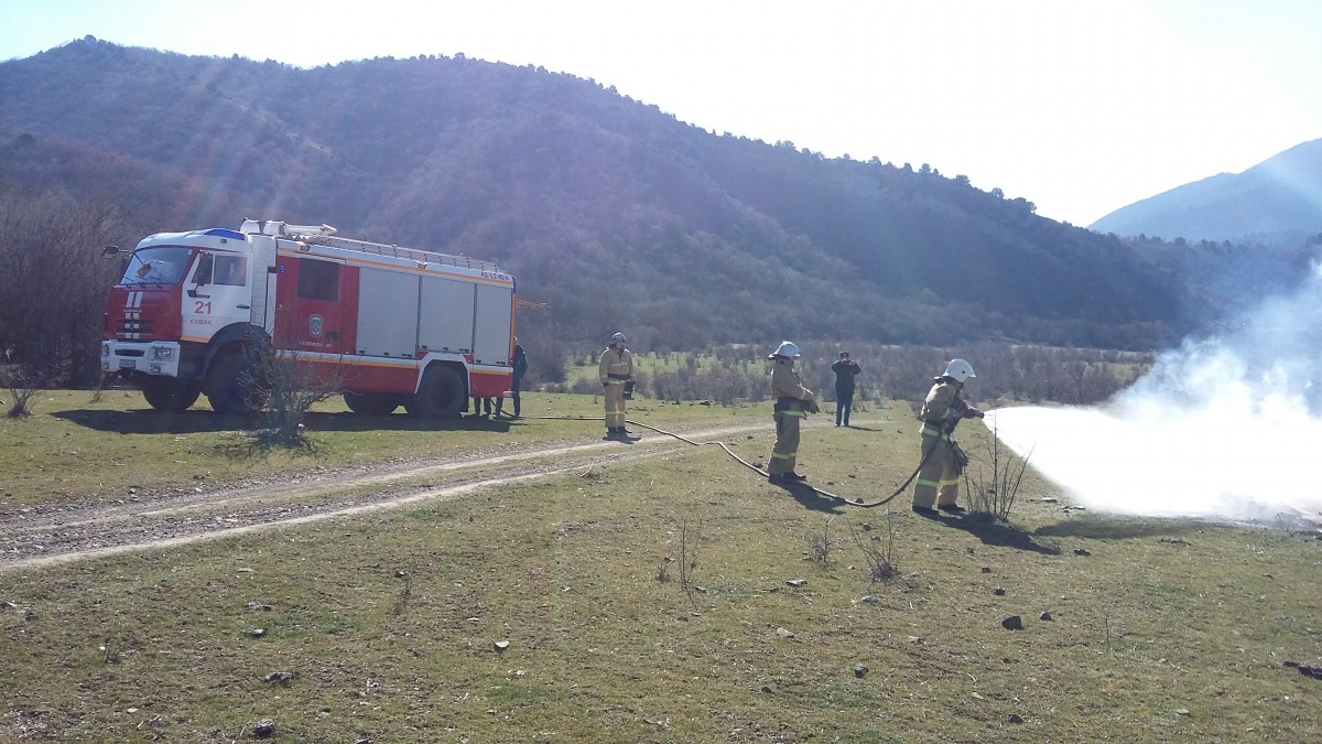 Пожарные и лесники Судака отработали совместные действия в случае природных пожаров