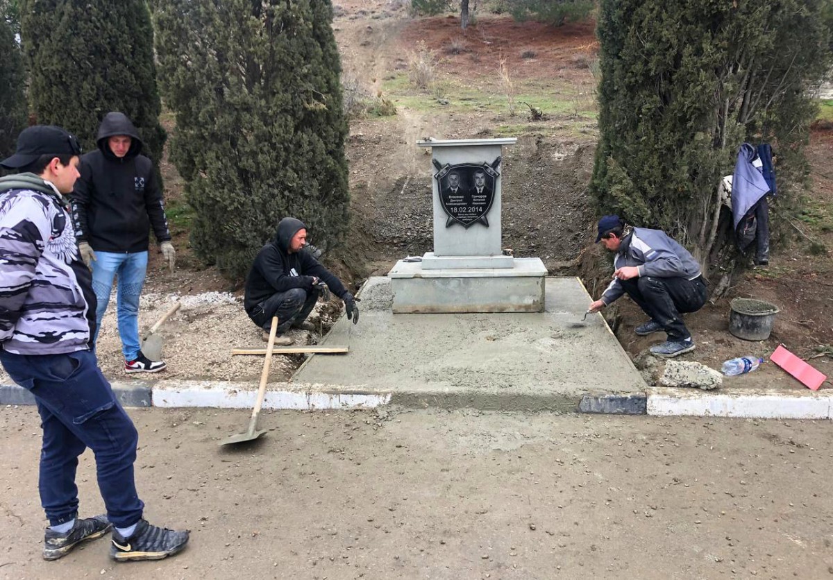 Памятник офицерам, погибшим на «майдане», перенесли к Холму Славы в Судаке