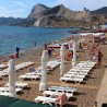 В Крыму определились, сколько места могут занимать платные шезлонги на пляжах