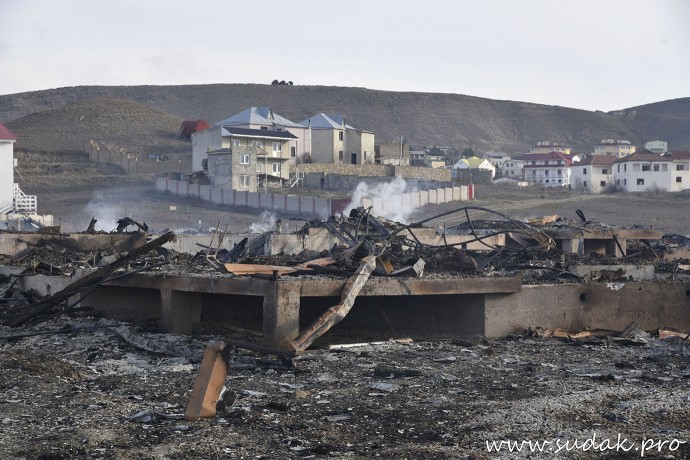 В Судаке полностью выгорела деревянная гостиница стоимостью 39 миллионов