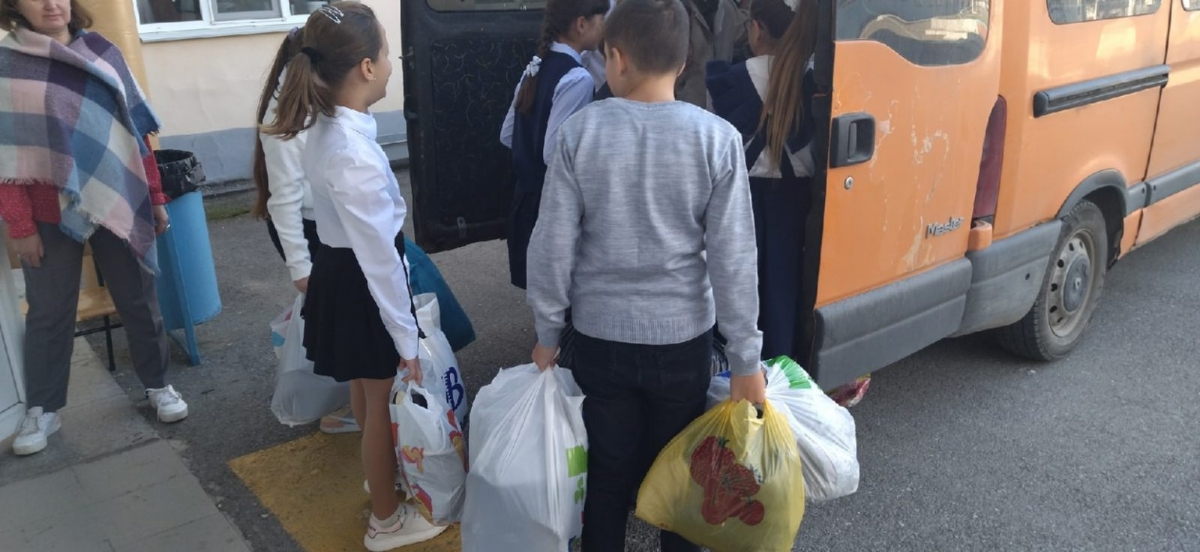 Жители округа отправили партию гуманитарной помощи детям из ДНР и ЛНР, а также Херсонской и Запорожской областей