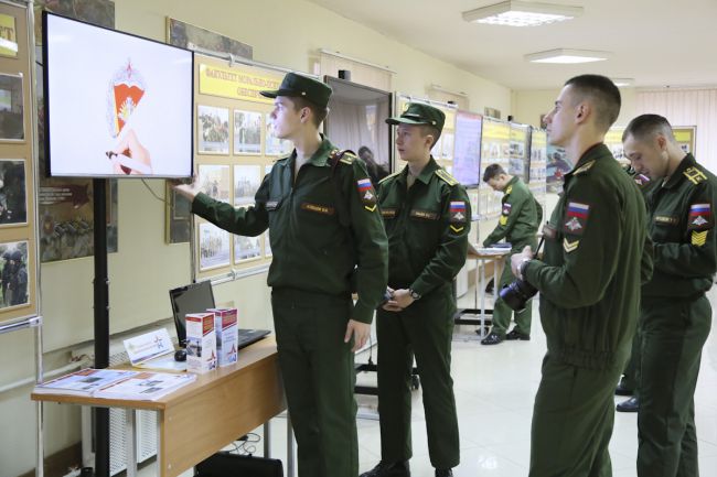 Военкомат Судака отбирает кандидатов в военные училища России