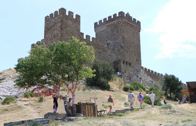 ​В Судаке восстановят дома и улицы Генуэзской крепости